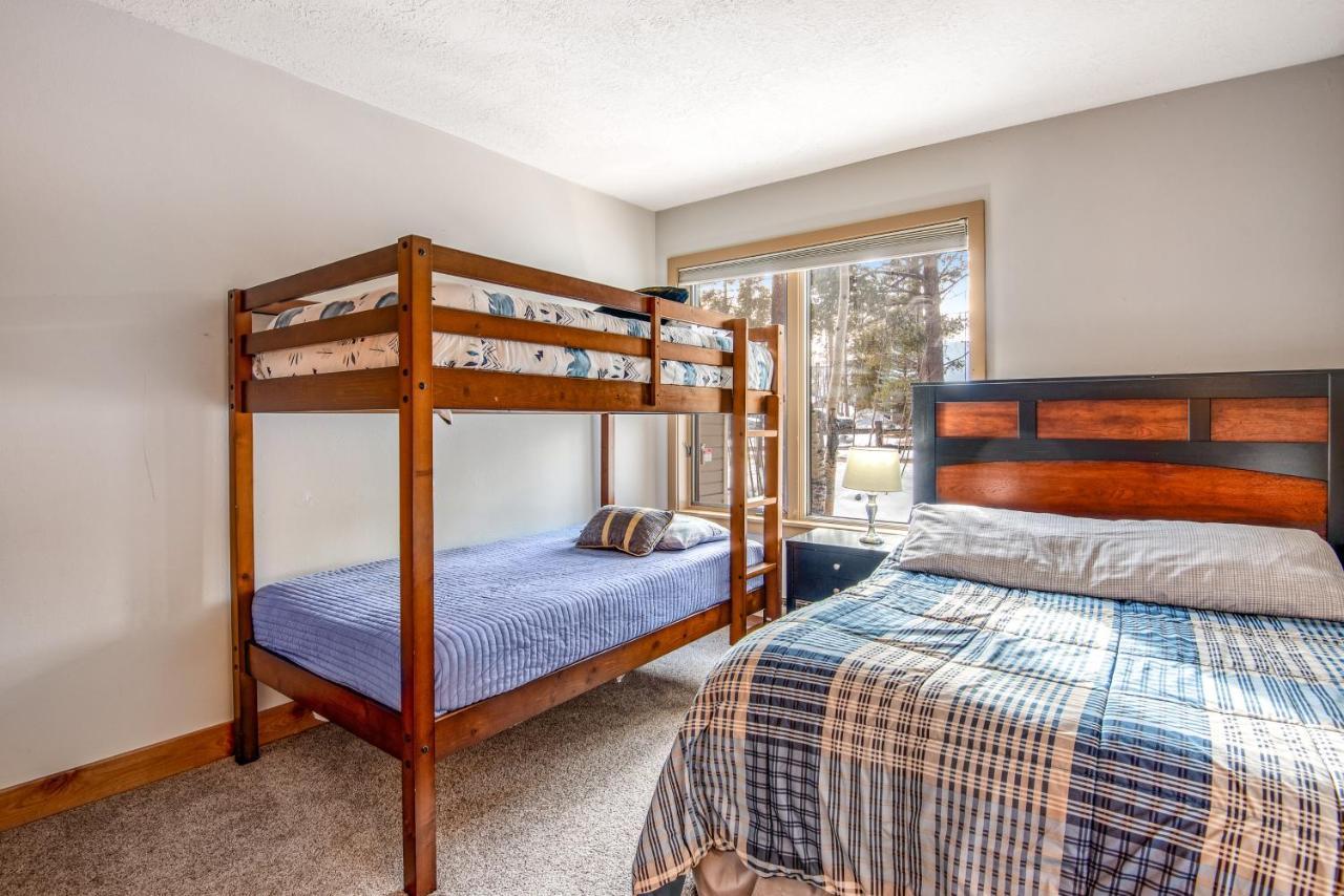 The Pines Condos Кийстоун Екстериор снимка